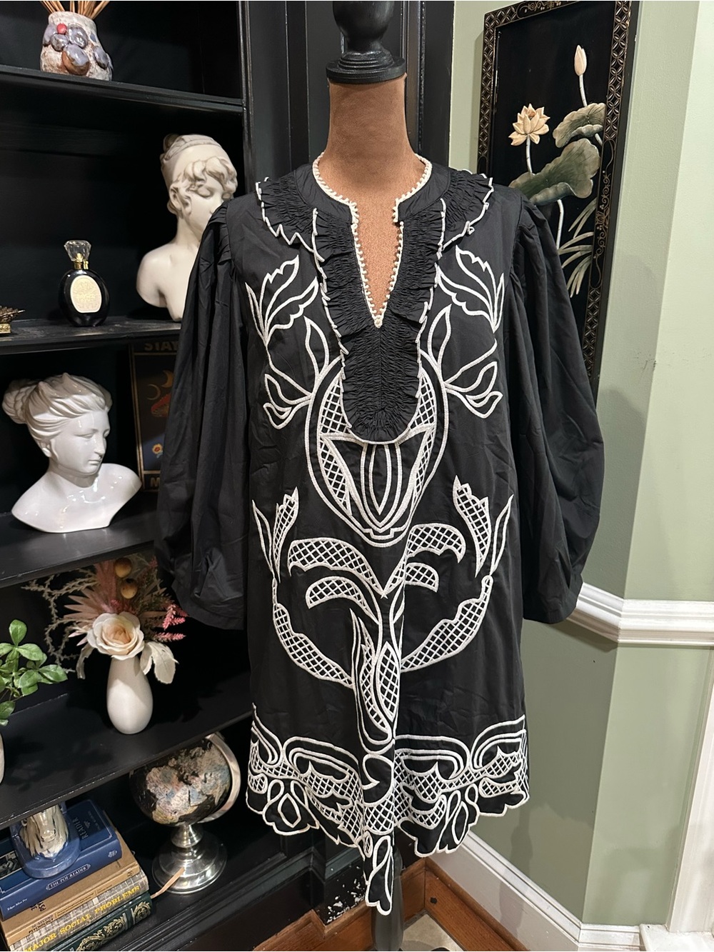 Entro Embroidered Puff‑Sleeve Dress – Size Large